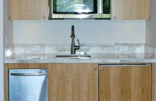 Pemberton Heights Apartment | Central Austin Luxury Loft - Completely Private