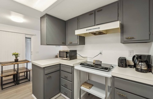 Lake Hills House | Central Bellevue Retreat