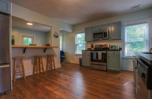 Mystic - New London Apartment | Central Historic Mystic, Nautical Theme 2BR