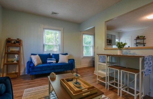 Mystic - New London Apartment | Central Historic Mystic, Nautical Theme 2BR