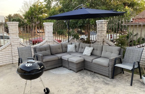 Bonanza House | Central Laredo/Entire HOME/King Bed