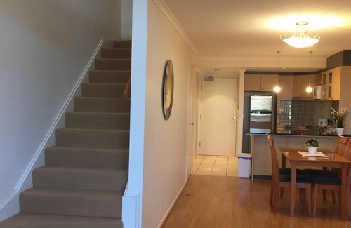 City East Apartment | Central Loft Apartment Free Parking