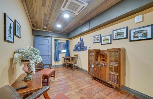 Texarkana Apartment | Central Texarkana Studio Rental with Railroad Views!