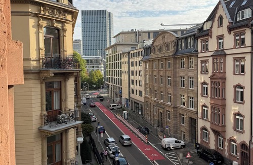 Altstadt Apartment | Central View Cozy Apartment Frankfurt neorenaissance