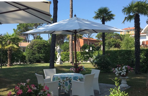 Bibione Pineda House | Central villa near the beach with spacious gardens in Bibione Pined