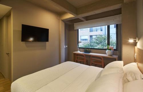 Financial District Apartment | Centrally Located Loft with Sophisticated Style