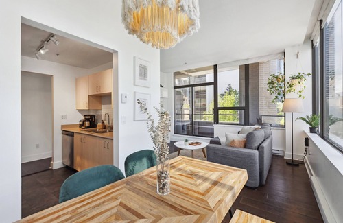 Downtown Vancouver Apartment | Centrally located stylish apartment in Downtown Vancouver!