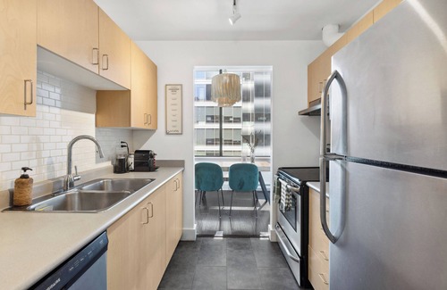 Downtown Vancouver Apartment | Centrally located stylish apartment in Downtown Vancouver!