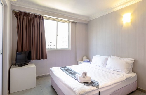 Geylang House | Centre of attraction, famous food & fruit! 12, 201