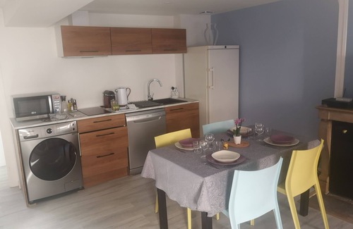 Besancon Old Town Apartment | Centre Ville Historique - Calme - les Mots Bleus