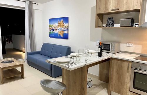Msida Apartment | Centric and Modern Penthouse Close to Amenities