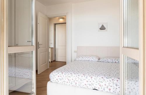 Plassi Apartment | Cezanne - comfy flat with terrace and Lake view