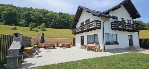 Codlea Villa | Cezar House