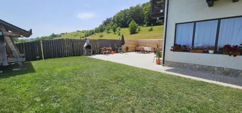 Codlea Villa | Cezar House