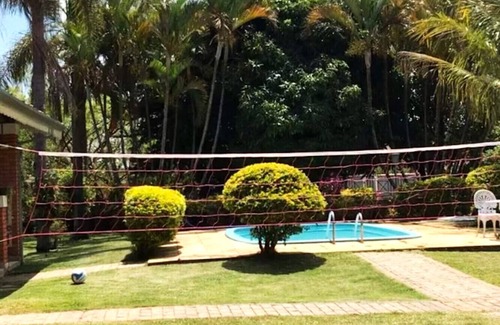 Jardim Brisa House | Chácara com Wi-Fi, piscina e churrasq. em Atibaia