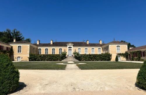 Roquelaure Bed & Breakfast | Château d'Arcamont