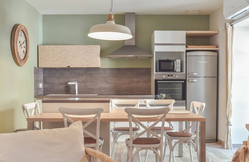 Ruoms Apartment | Château de Chaussy - Self-catering village