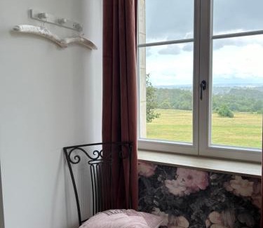 Chazemais House | Château de la Bouchatte chambre les Roses