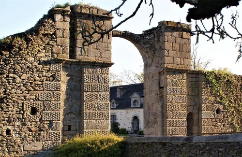 Hardanges Bed & Breakfast | Château de la Chasse-Guerre
