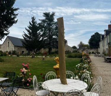 Allonnes Bed & Breakfast | Château de la Thibaudière - Chambre de la Reine