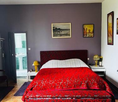 Allonnes Bed & Breakfast | Château de la Thibaudière - Chambre de la Reine