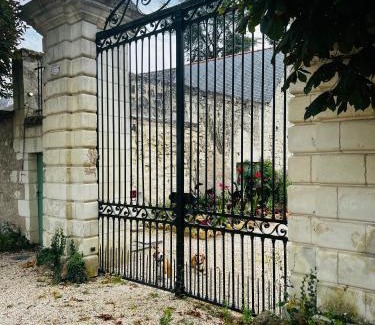 Allonnes Bed & Breakfast | Château de la Thibaudière - Chambre de la Reine