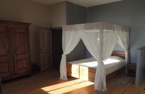 Montreal Bed & Breakfast | Château de Montréal