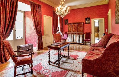 Saint-Laurent-de-Medoc Bed & Breakfast | Château La Tour Carnet - B.Magrez Luxury Wine Experience