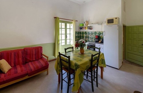 Marsillargues Apartment | Château Teillan - Cadran Solaire