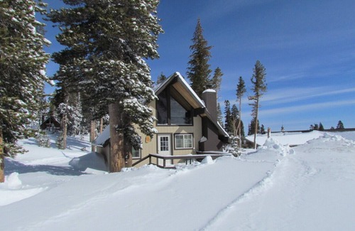 Mammoth Lakes Ski Chalet | Chalet #19, Closest Chalet to the Gondola 5 Bedroo