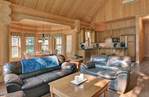 Fiddler Lake Resort Ski Chalet | Chalet 23 - Resort Access with Private Spa & Sauna