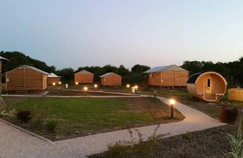 Mont-pres-Chambord Ski Chalet | Chalet 3 étoiles - Piscine - ccbadce