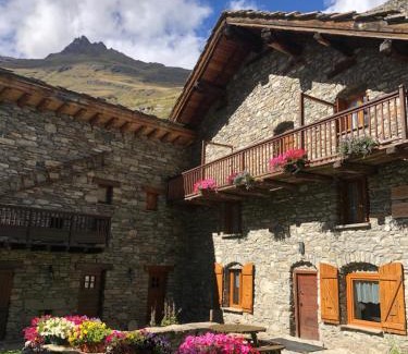 Bonneval-sur-Arc Ski Chalet | Chalet 3 Céline 6 personnes Vieux Village