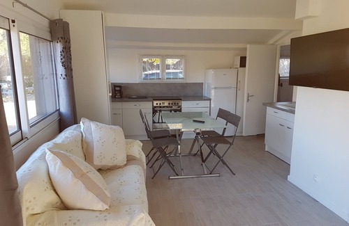 Greoux-les-Bains Ski Chalet | Chalet 30 m2 with terrace in large enclosed 5000 m2 property