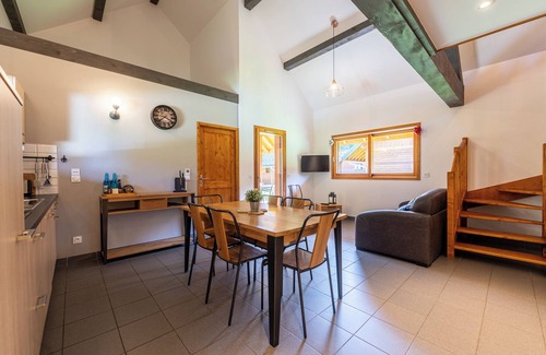 Faverges-Seythenex Ski Chalet | Chalet 'Arclosan - Val De Tamié' with Mountain View, Private Terrace and Wi-Fi