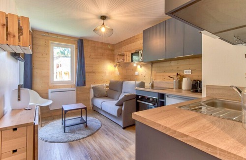 Genos Apartment | Chalet atmosphere for 4 - 80m from the slopes