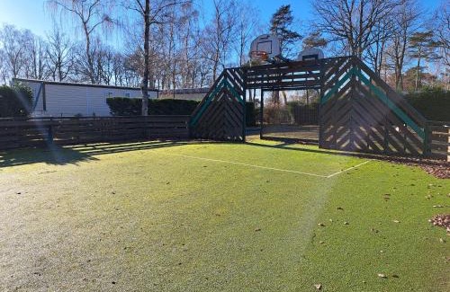 Marcilly-sur-Eure Ski Chalet | Chalet au cœur d'un domaine