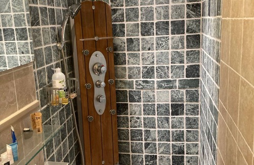 Neuville-sur-Sarthe Ski Chalet | Chalet au Calme et Dans la Verdure à 10 Minutes du Mans