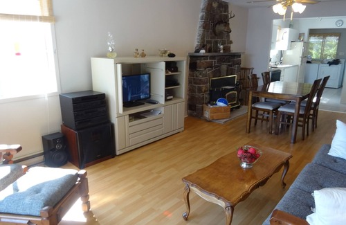 Saint-Hippolyte Ski Chalet | Chalet Bord de Leau Lac Conneley, Pour Vacance, 2000 p2