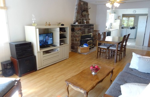 Saint-Hippolyte Ski Chalet | Chalet Bord de Leau Lac Conneley, Pour Vacance, 2000 p2