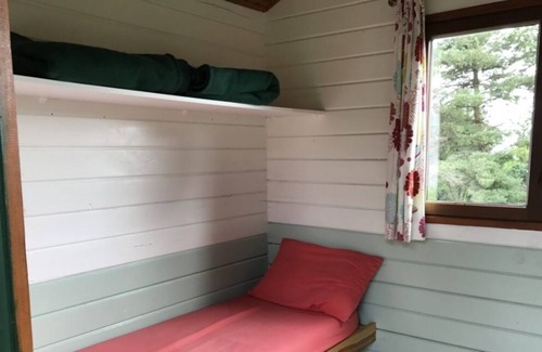 Saint-Urcize House | Chalet-bungalow "Anaïs" 2 people with incredible views of the Aubrac