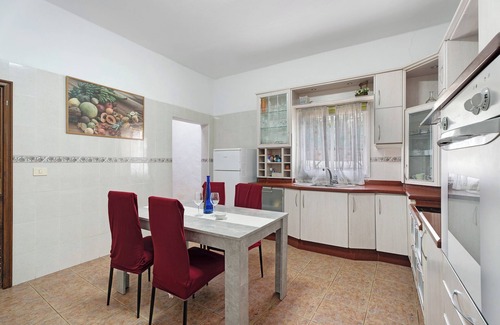 Puerto de la Cruz Ski Chalet | Chalet "Casa Barreto" with Sea View, 3 Private Terraces & Wi-Fi