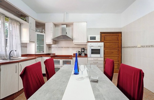 Puerto de la Cruz Ski Chalet | Chalet "Casa Barreto" with Sea View, 3 Private Terraces & Wi-Fi