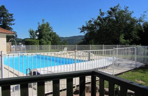 Les Noes House | Chalet confortable avec terrasse et animaux acceptés - FR-1-496-241