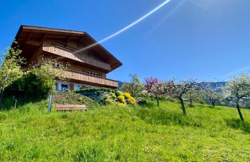 Sigriswil Ski Chalet | CHALET EGGLEN "Typical Swiss House, Best Views, Private Jacuzzi"