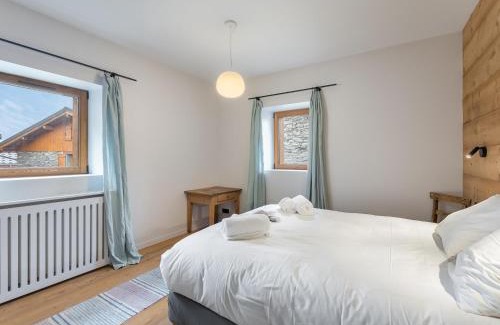 Praranger Ski Chalet | Chalet familial neuf avec sauna et spa, proche des pistes, accueille 12 personnes et animaux admis - FR-1-570-30