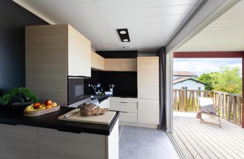 Hasparren Ski Chalet | Chalet ILUNA climatisé 2 à 6 pers 3ch 2 sdb piscine et sérénité