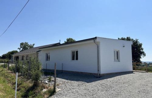 Marcillat-en-Combraille House | Chalet moderne et chaleureux à Marcillat-en-Combraille avec WiFi et parking - FR-1-489-582