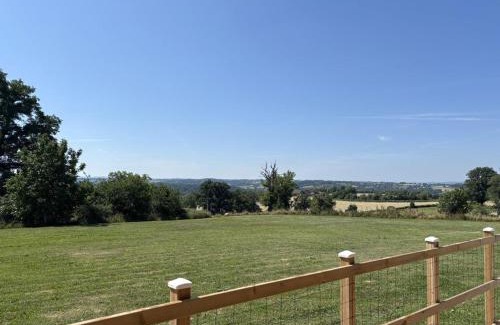 Marcillat-en-Combraille House | Chalet moderne et chaleureux à Marcillat-en-Combraille avec WiFi et parking - FR-1-489-582