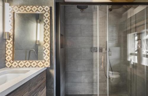 Le Raffort Ski Chalet | Chalet moderne avec jacuzzi et 5 chambres, proche télécabine et ski-bus, Méribel Le Raffort - FR-1-566-14